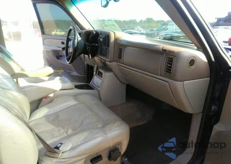 2002 Chevrolet Tahoe Z71 из США, поврежденный, VIN 1GNEK13Z32R321648